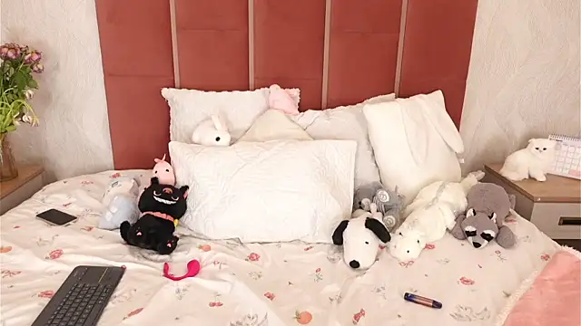 DaliaCruz online show from April 10, 2026, 6:01 pm