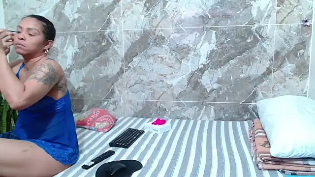 Snapshot of kima_leds chatting on October 10, 2025, 2:43 am kima leds online show from October 10, 2025, 2:43 am