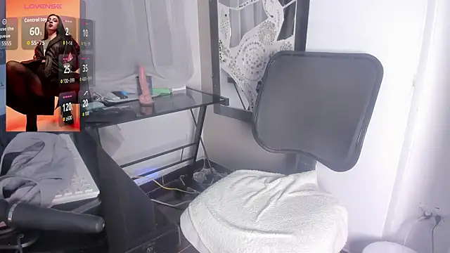 Snapshot of Bella_williamss_ chatting on May 23, 2026, 8:29 am Bella williamss online show from May 23, 2026, 8:29 am