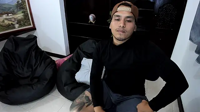 maxflurry  online show from March 9, 2025, 3:54 am