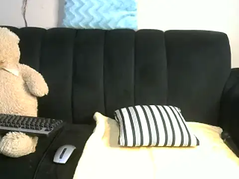 Snapshot of naughty_berry01 chatting on February 27, 2025, 12:32 am naughty berry01 online show from February 27, 2025, 12:32 am