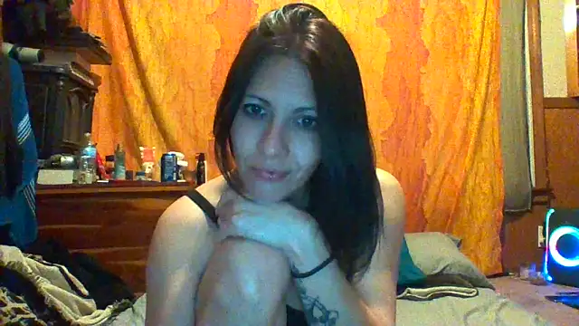 Snapshot of SillyRabbitz chatting on March 12, 2025, 10:37 am SillyRabbitz online show from March 12, 2025, 10:37 am