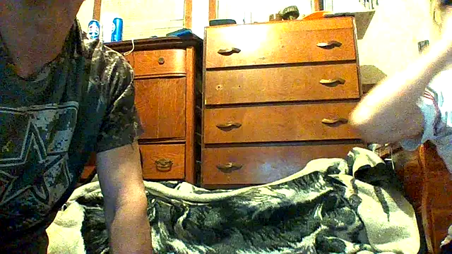 Snapshot of SillyRabbitz chatting on November 15, 2025, 8:33 am SillyRabbitz online show from November 15, 2025, 8:33 am