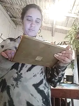 Fellyna online show from October 8, 2025, 5:32 pm