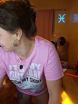 Snapshot of NaughtyLittleVeteran chatting on March 13, 2025, 7:09 am NaughtyLittleVeteran online show from March 13, 2025, 7:09 am