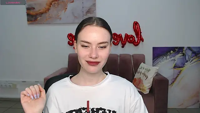 Snapshot of ElenaOconar chatting on March 10, 2025, 6:38 am ElenaOconar online show from March 10, 2025, 6:38 am