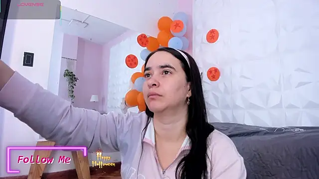 Valeriagomez  online show from October 31, 2025, 12:17 pm