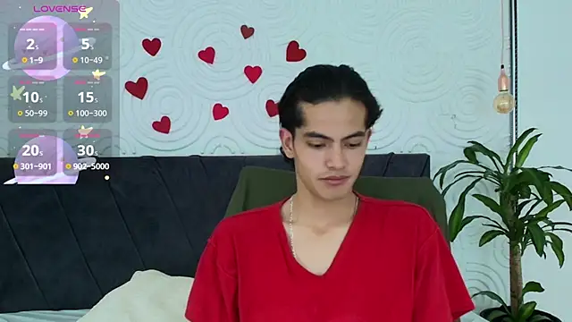 Snapshot of Maximoherrera_16 chatting on April 15, 2026, 4:36 pm Maximoherrera 16 online show from April 15, 2026, 4:36 pm