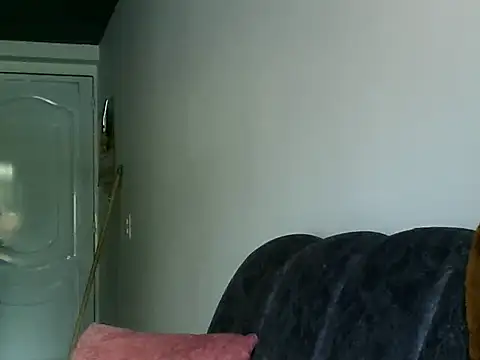 Escarcha-blue online show from March 12, 2025, 6:44 pm