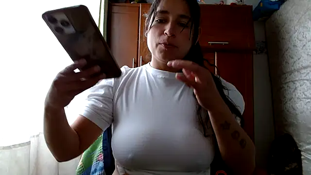Escarcha-blue online show from May 20, 2026, 7:42 pm