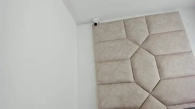 Vaiolett Smith online show from November 7, 2025, 2:39 pm