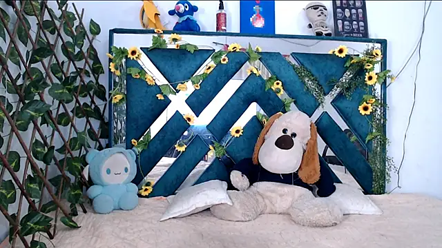 Snapshot of charly__evans chatting on November 14, 2025, 1:48 am charly evans online show from November 14, 2025, 1:48 am