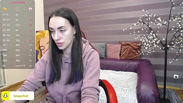 Snapshot of JenniferStone chatting on January 25, 2025, 6:23 am JenniferStone online show from January 25, 2025, 6:23 am