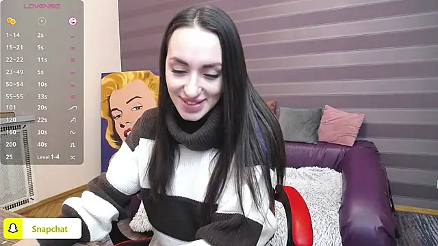 Snapshot of JenniferStone chatting on February 7, 2025, 8:11 am JenniferStone online show from February 7, 2025, 8:11 am