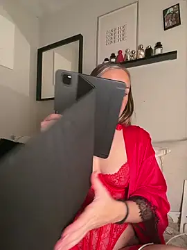 MissMaisiex online show from February 12, 2026, 7:53 pm