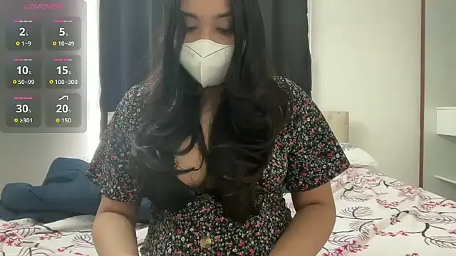 Snapshot of oviyakalra chatting on November 26, 2025, 5:19 am oviyakalra online show from November 26, 2025, 5:19 am