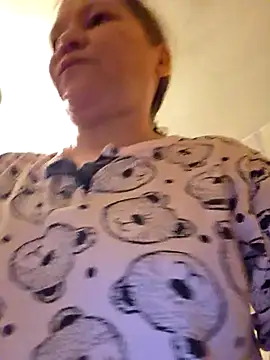 -Kathrine kit- online show from November 4, 2025, 3:22 pm