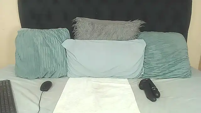 BootyClitQueen online show from September 23, 2025, 1:25 pm