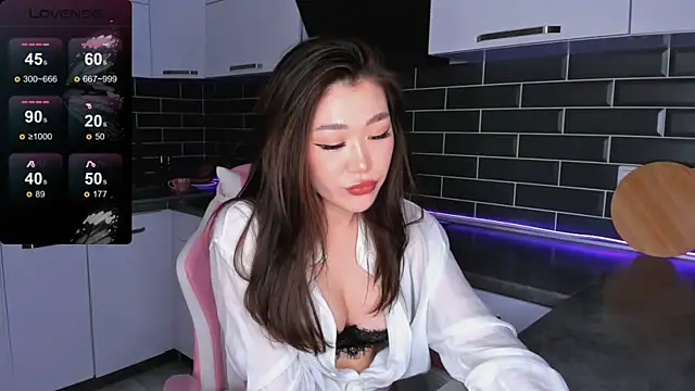 Snapshot of ShaiyaMinn3 chatting on October 18, 2025, 6:52 pm ShaiyaMinn3 online show from October 18, 2025, 6:52 pm