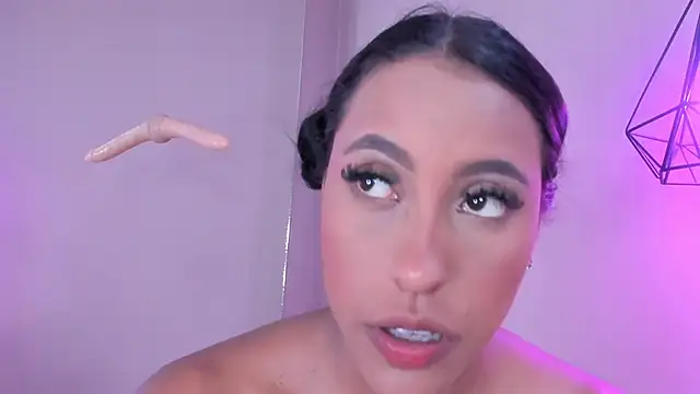 Snapshot of alahia_betancurx chatting on March 7, 2025, 5:49 pm alahia betancurx online show from March 7, 2025, 5:49 pm