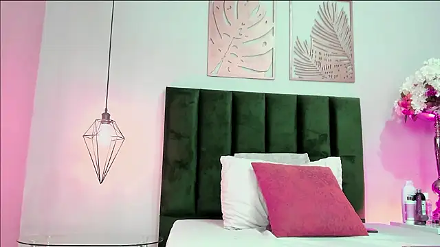 SeleneLujan online show from March 19, 2026, 11:47 am