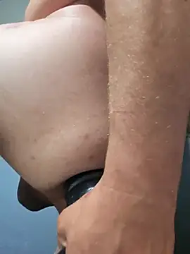 dylanroberts1995 online show from March 18, 2025, 11:09 pm