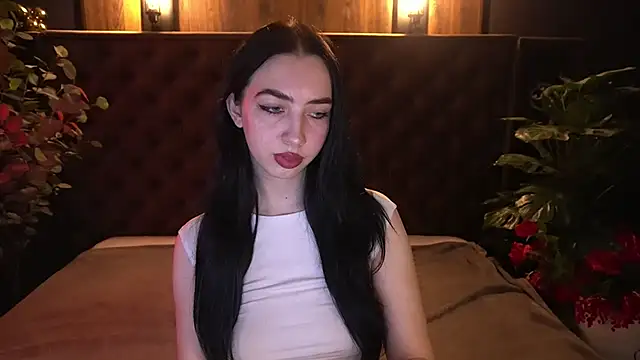 WildKittenX  online show from April 15, 2026, 5:47 am