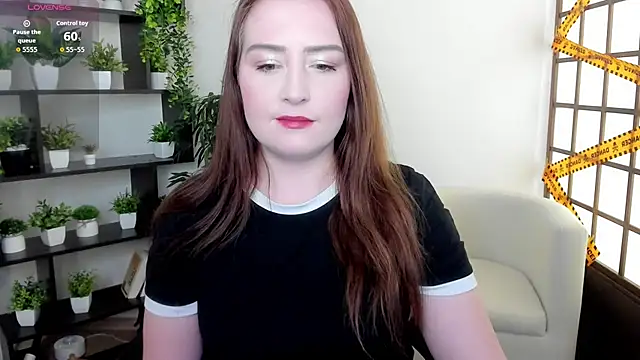 LinaFlawless online show from November 10, 2025, 2:21 am