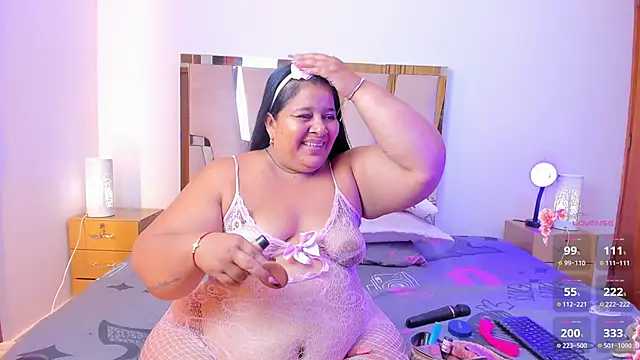 LunaaSweett online show from December 20, 2025, 12:23 pm