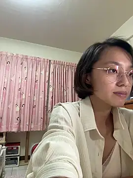 ladypaggy online show from March 27, 2026, 2:06 pm