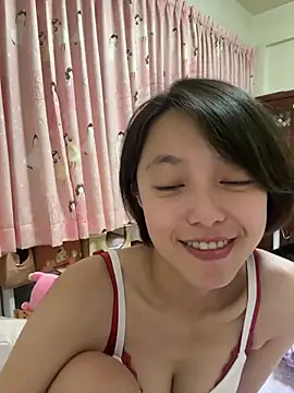 ladypaggy online show from May 5, 2026, 3:42 pm
