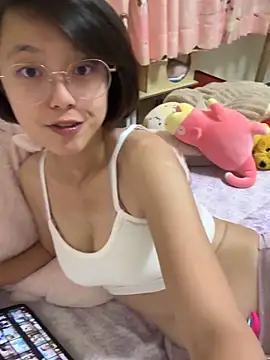 ladypaggy online show from May 6, 2026, 4:56 pm