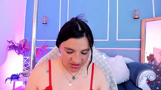 Snapshot of TaraTaylorr chatting on May 16, 2026, 7:34 pm TaraTaylorr online show from May 16, 2026, 7:34 pm