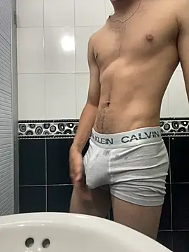 18 ALExxx online show from May 3, 2026, 5:46 am