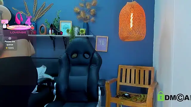 yessila parker online show from March 10, 2026, 9:25 am