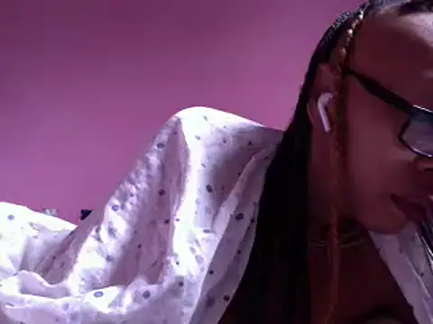 Ladyzee25 online show from February 24, 2026, 6:39 pm