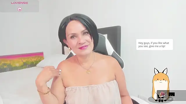 Snapshot of CarolinneFiotti chatting on February 11, 2026, 2:44 pm CarolinneFiotti online show from February 11, 2026, 2:44 pm