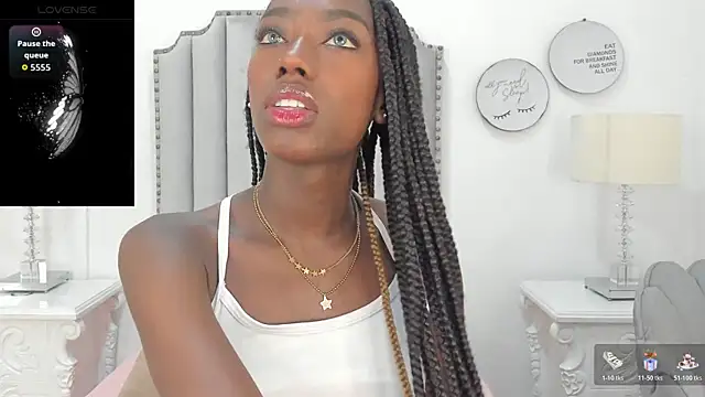 Snapshot of SamantaMarquez chatting on November 19, 2025, 8:20 pm SamantaMarquez online show from November 19, 2025, 8:20 pm