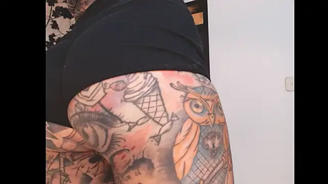 Snapshot of Sara_Valkyri chatting on March 9, 2025, 12:10 am Sara Valkyri online show from March 9, 2025, 12:10 am