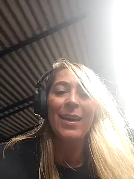 Snapshot of Sara_Valkyri chatting on March 13, 2025, 6:56 pm Sara Valkyri online show from March 13, 2025, 6:56 pm