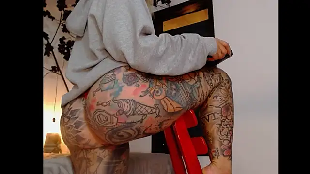 Snapshot of Sara_Valkyri chatting on March 18, 2025, 1:00 am Sara Valkyri online show from March 18, 2025, 1:00 am