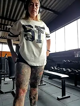 Snapshot of Sara_Valkyri chatting on March 19, 2025, 6:23 pm Sara Valkyri online show from March 19, 2025, 6:23 pm