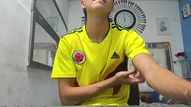 Snapshot of heiker_ chatting on March 13, 2025, 2:16 am heiker online show from March 13, 2025, 2:16 am