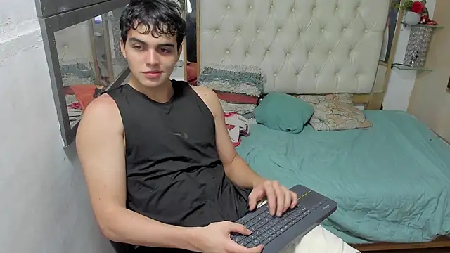 Snapshot of heiker_ chatting on October 14, 2025, 4:13 am heiker online show from October 14, 2025, 4:13 am