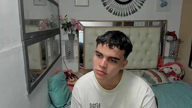 Snapshot of heiker_ chatting on October 28, 2025, 2:59 am heiker online show from October 28, 2025, 2:59 am