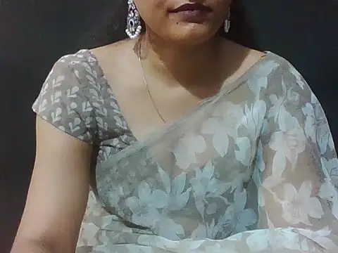 Snapshot of sugandha_bhabhi chatting on June 17, 2026, 7:55 am sugandha bhabhi online show from June 17, 2026, 7:55 am