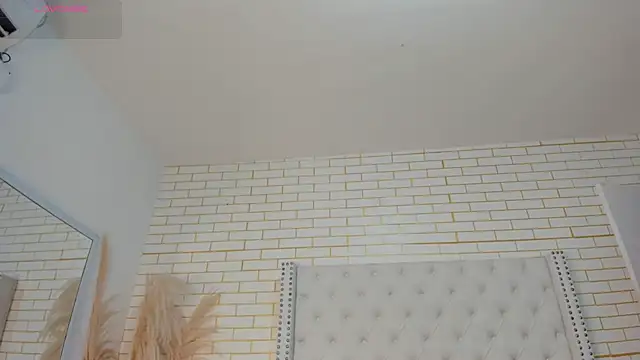 Emilly wilson  online show from January 15, 2026, 11:26 am