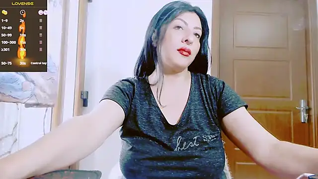 Snapshot of Alina_eve chatting on May 20, 2026, 12:33 pm Alina eve online show from May 20, 2026, 12:33 pm