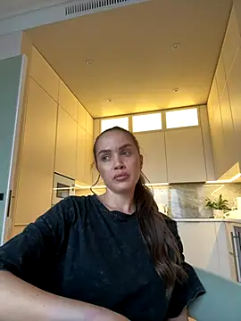 Beverly Hilll online show from October 28, 2025, 1:03 pm