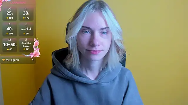 Fiona Night online show from October 14, 2025, 5:30 am